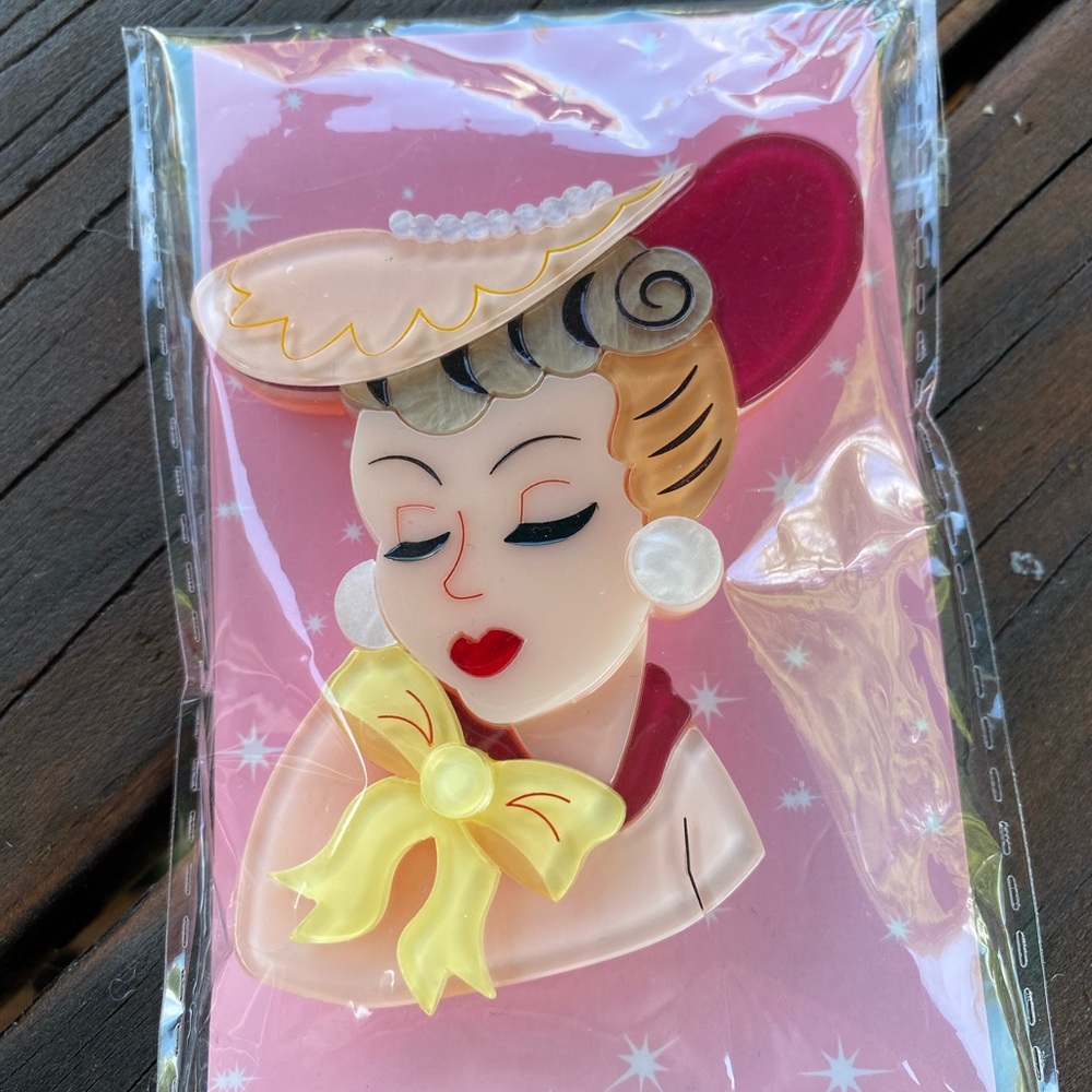 “NIB” ~ RARE ~ PORTRAIT OF A PLANT LADY” BROOCH